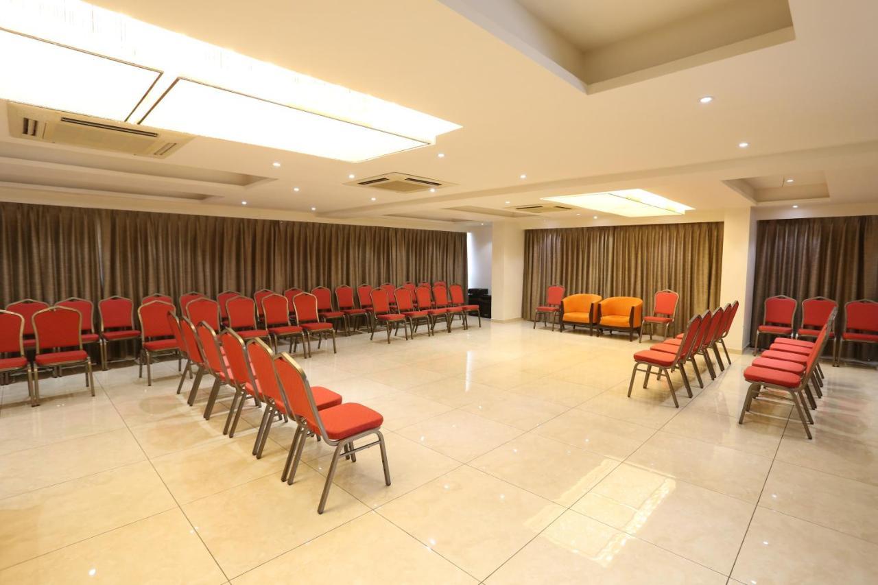 Hotel The Park Residency Ahmedabad Exterior foto